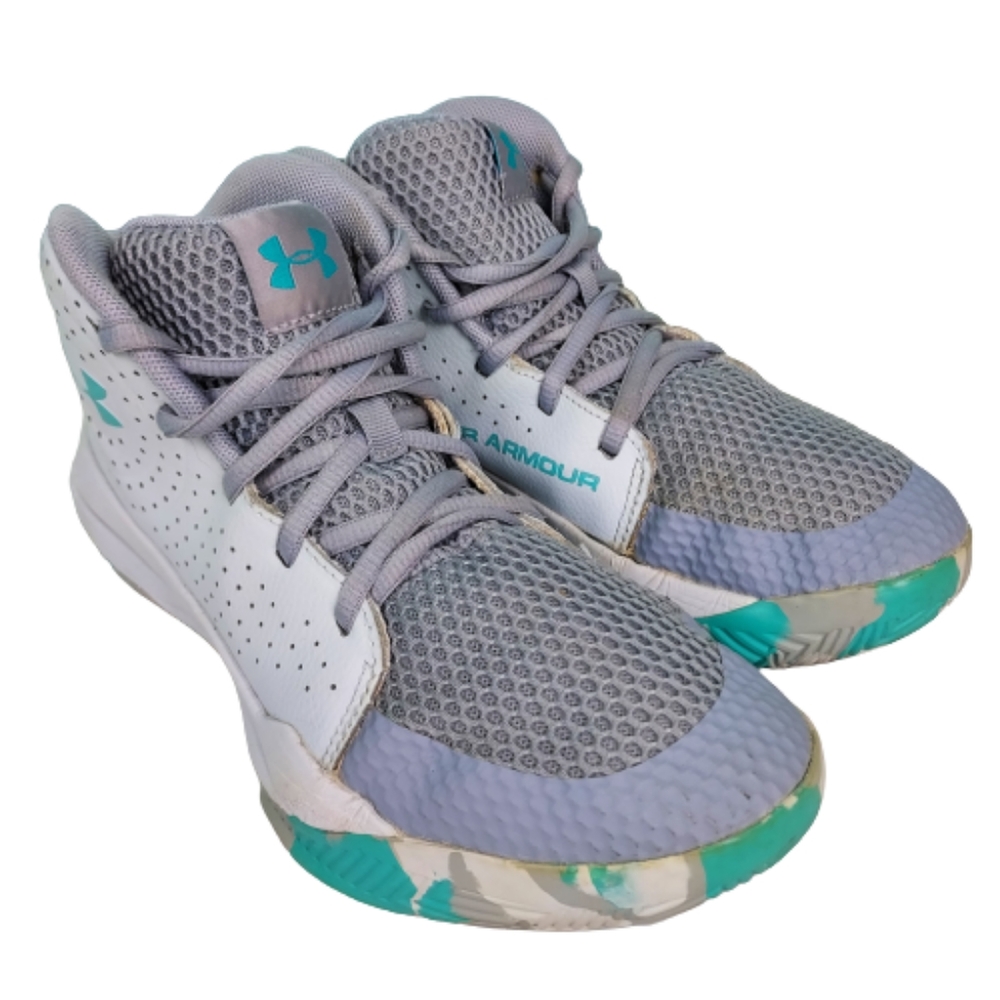 Under Armour Jet 2019 GS, youth size 5.5, grey and white